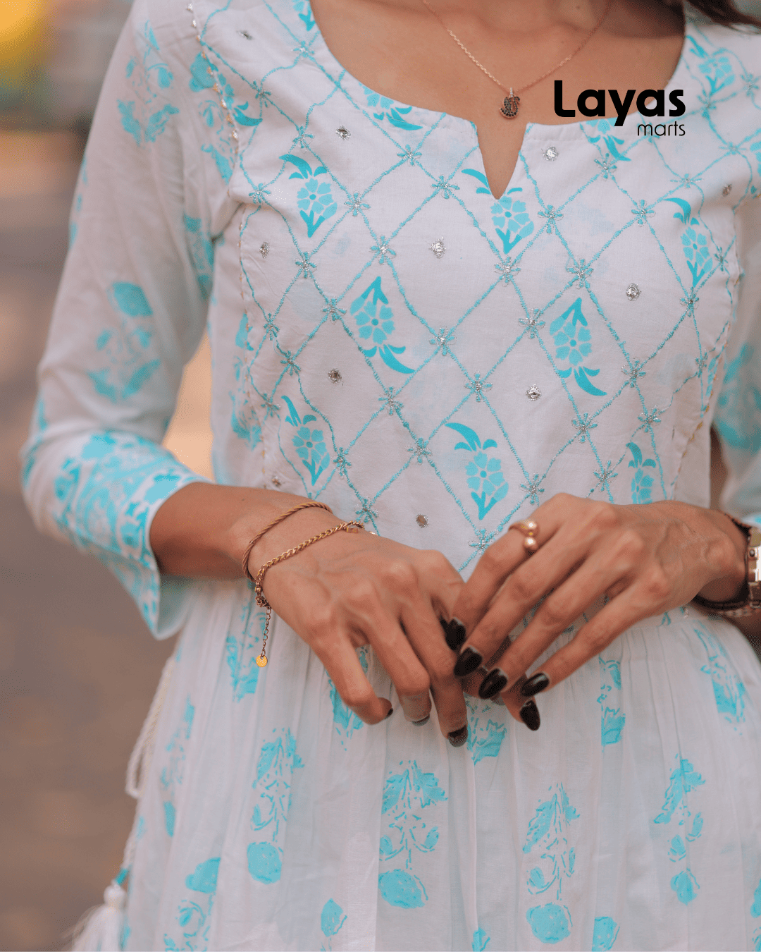 White Floral Flared Kurta Pant Set – Layas Marts