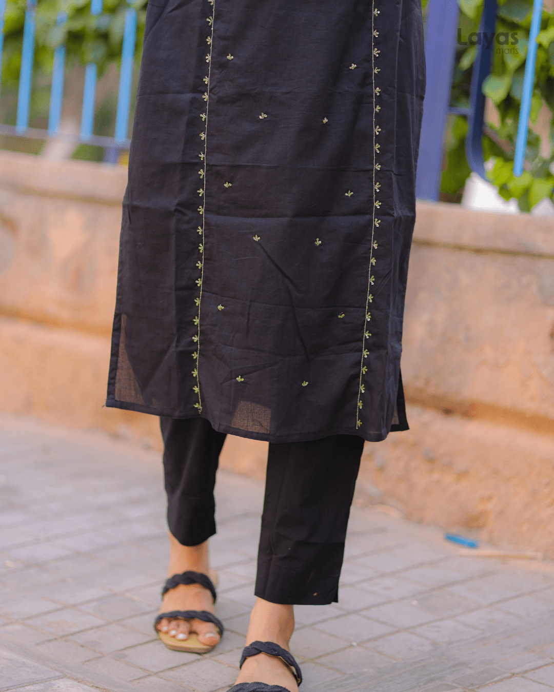 Black Embroidered Mulmul Cotton Suit Set – Layas Marts
