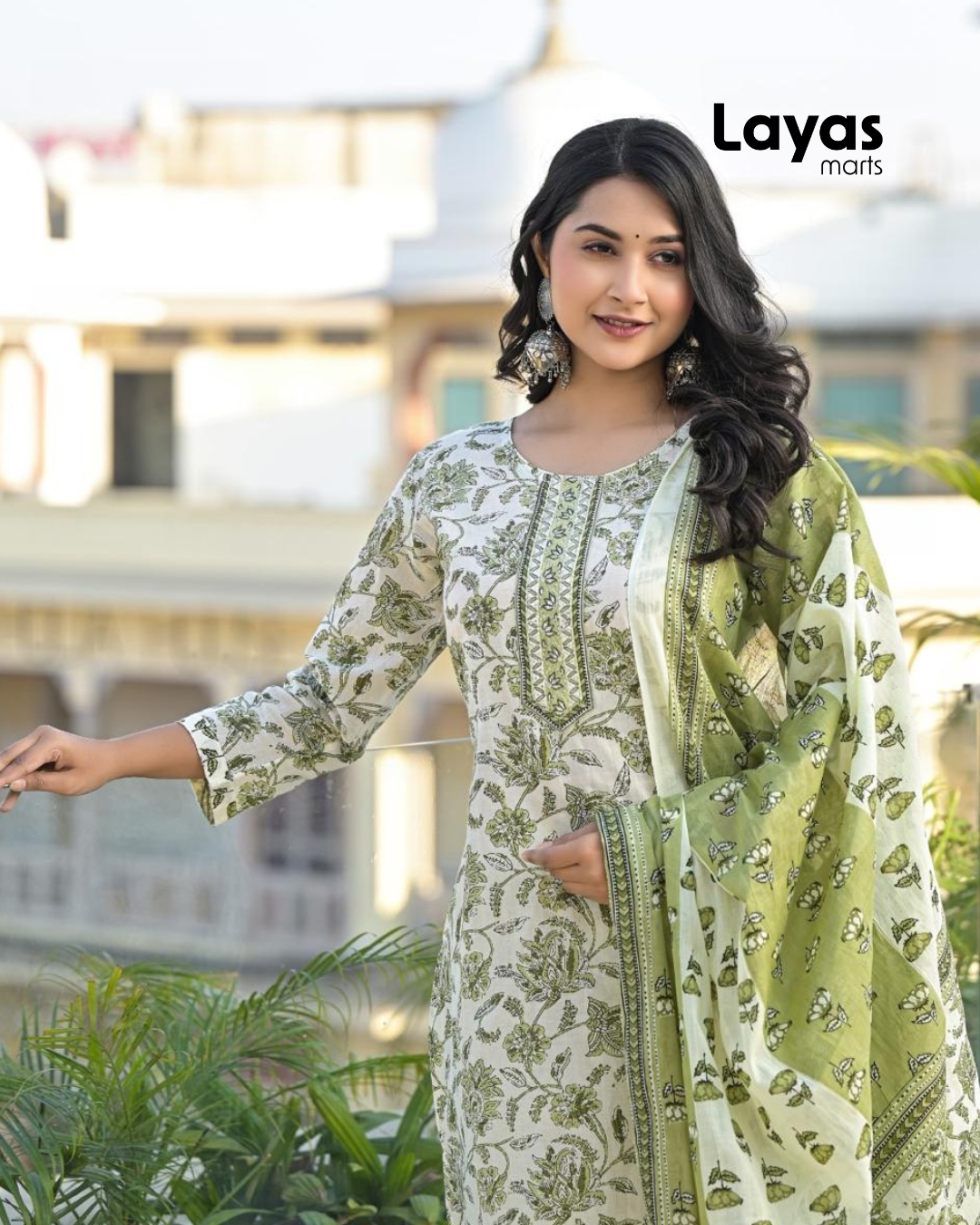 Green Floral Printed Round Neck Regular Straight Kurta With Trousers & Dupatta