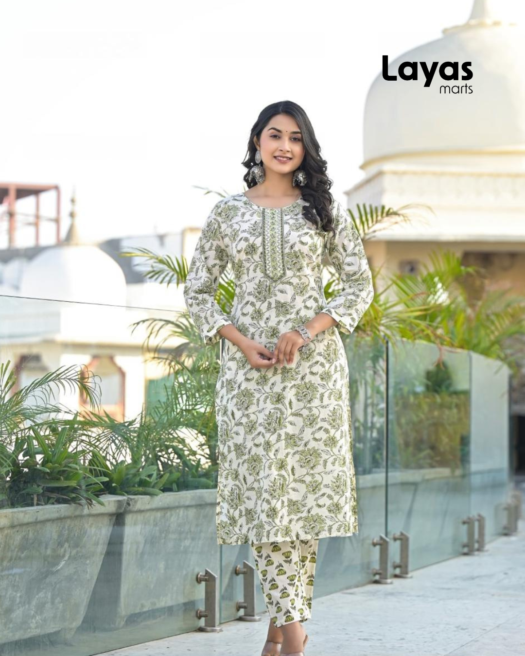 Green Floral Printed Round Neck Regular Straight Kurta With Trousers & Dupatta