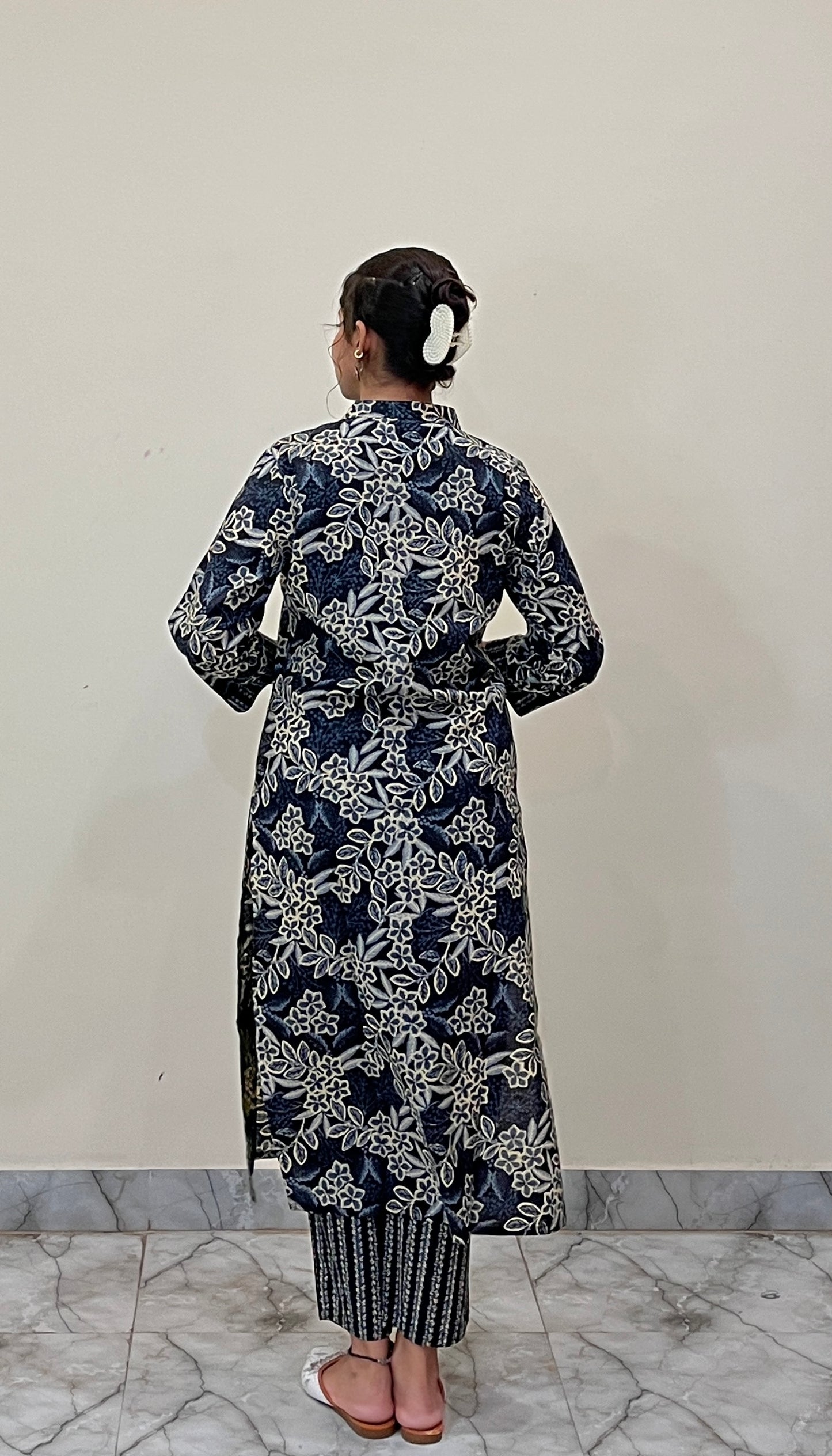 Noor Black Floral Cotton Kurta Pant Set-Layas Marts
