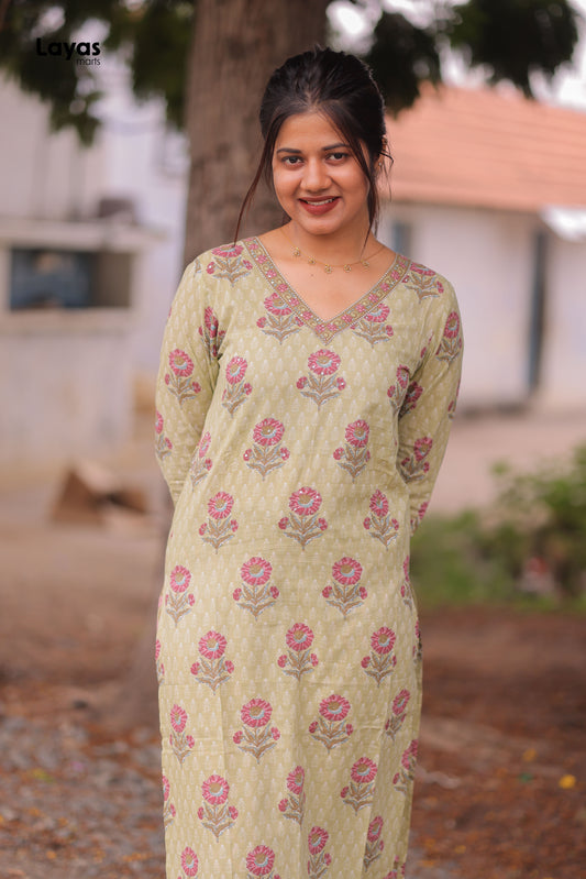 Green Floral Printed Cotton Kurta Pant Set (Set of 2)