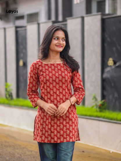 Ruhlaal Red Corset Back Kurti – Floral Print Cotton Short Kurti