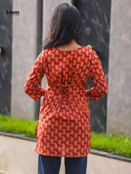 Ruhlaal Red Corset Back Kurti – Floral Print Cotton Short Kurti