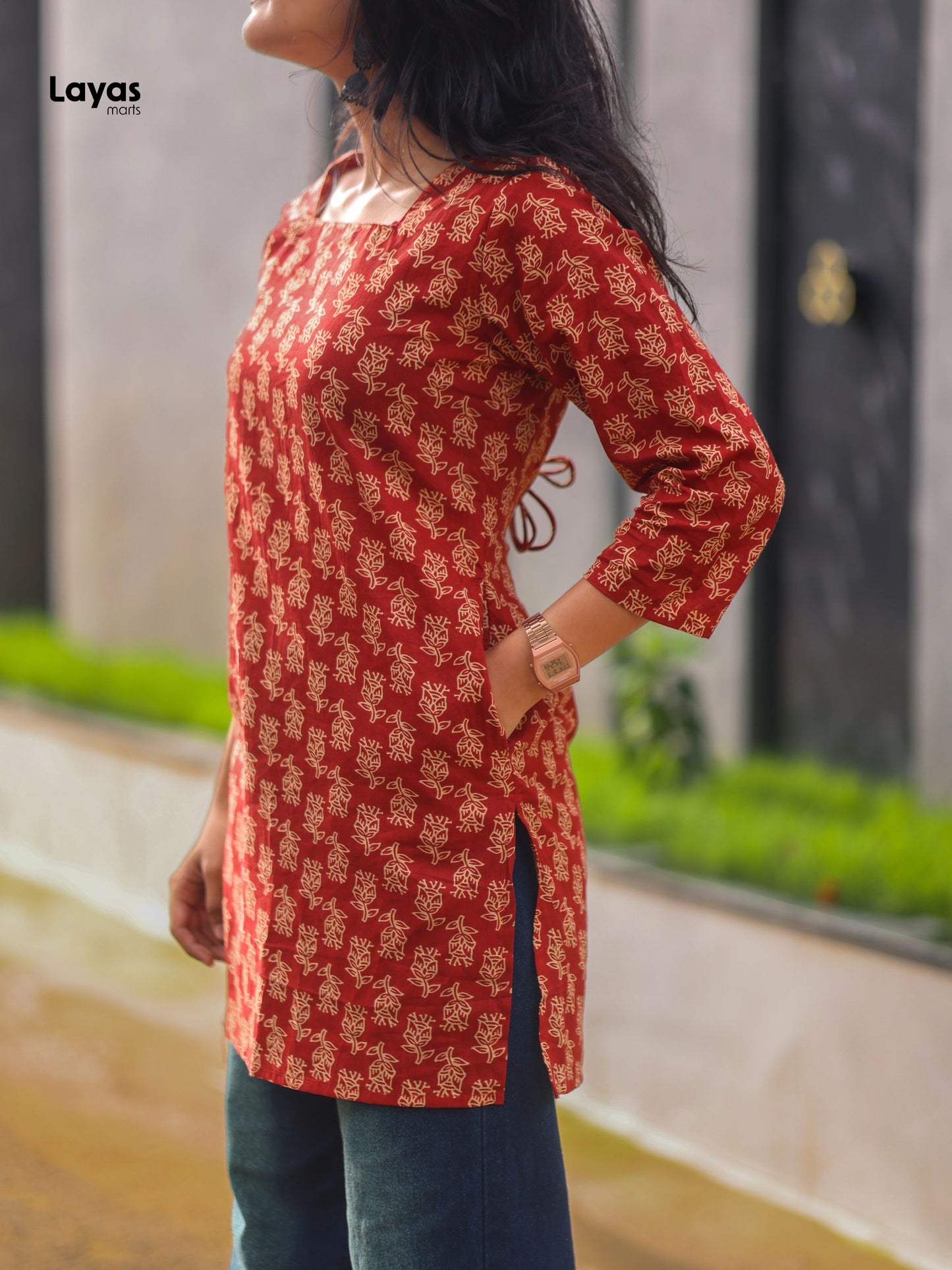Ruhlaal Red Corset Back Kurti – Floral Print Cotton Short Kurti