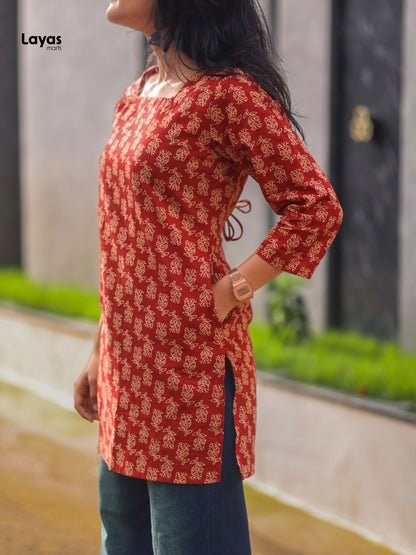 Ruhlaal Red Corset Back Kurti – Floral Print Cotton Short Kurti