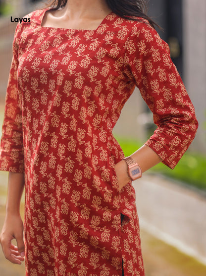 Ruhlaal Red Corset Back Kurti – Floral Print Cotton Short Kurti