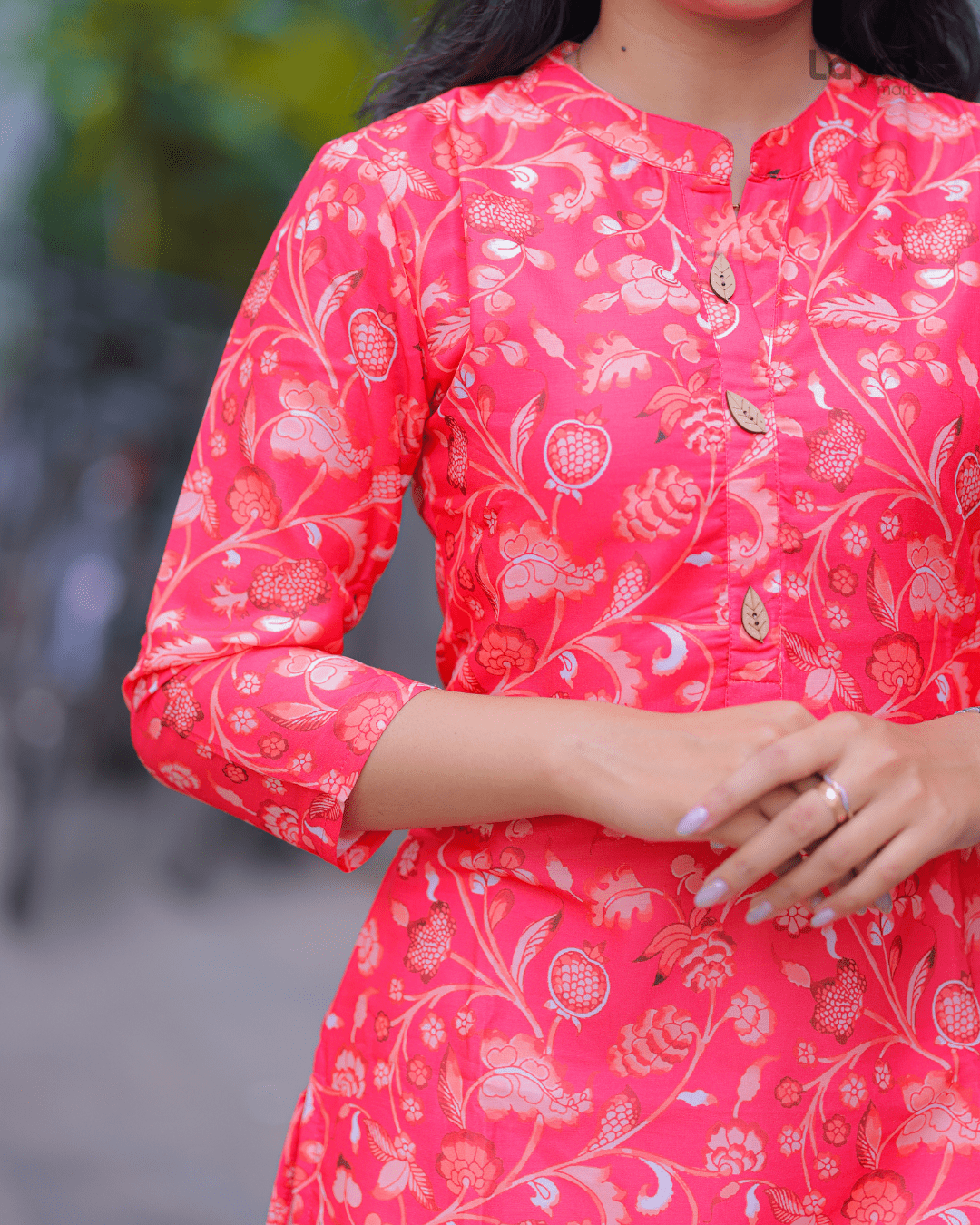 Red Floral Cotton Kurta for Women – Elegant Everyday Wear