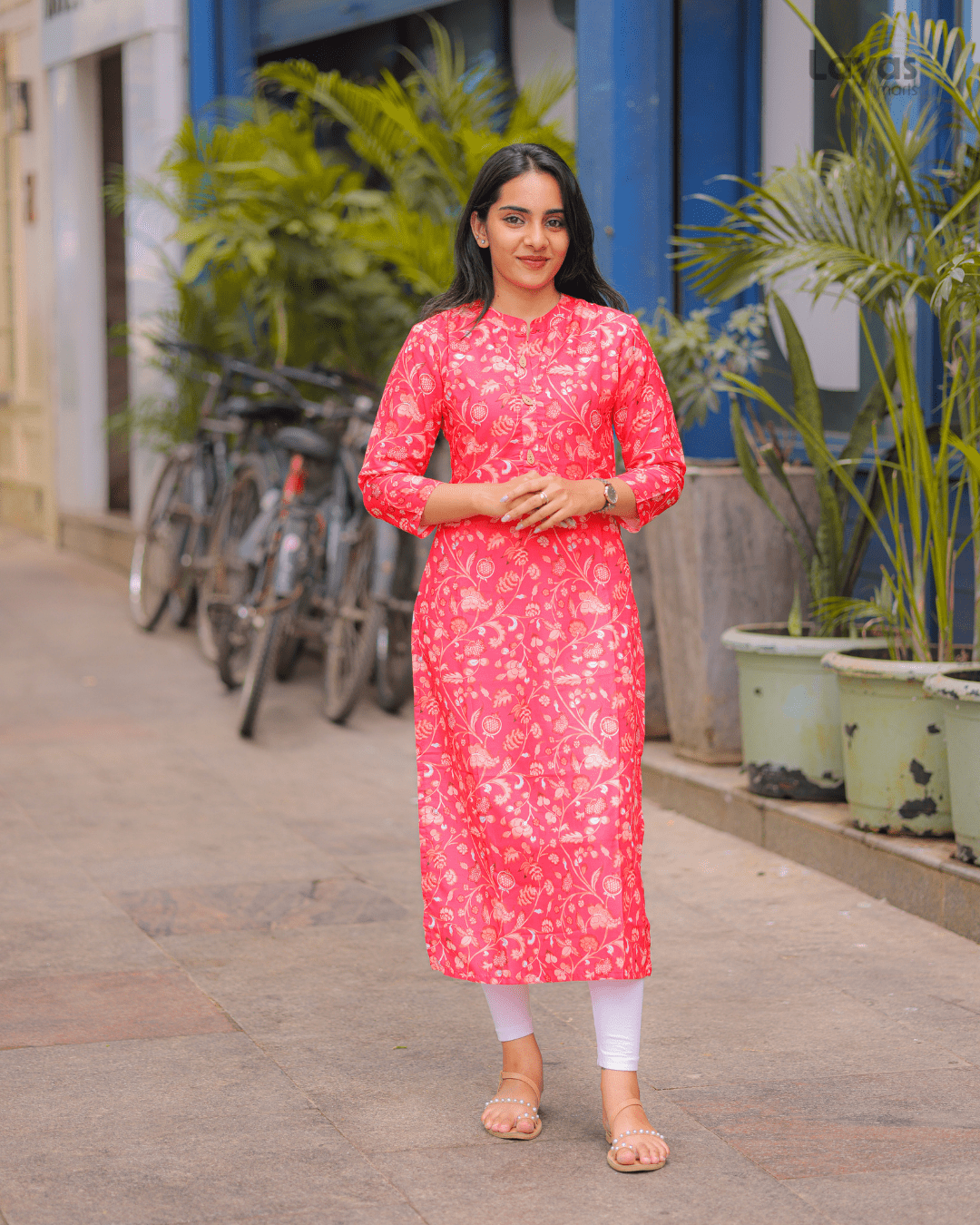 Red Floral Cotton Kurta for Women – Elegant Everyday Wear