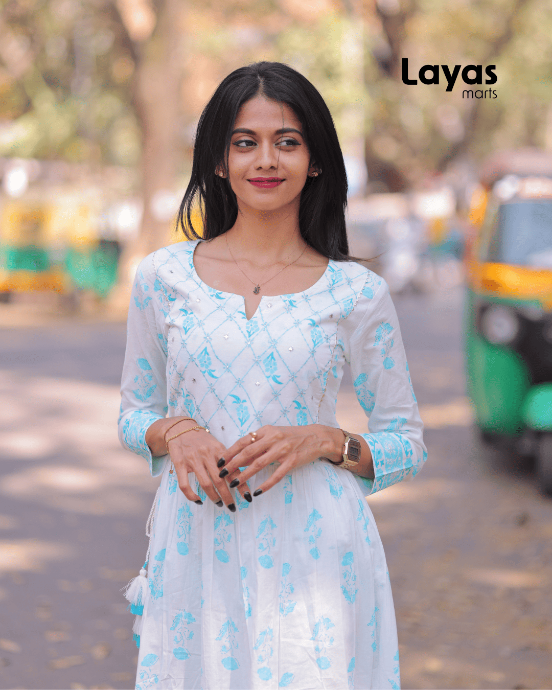 White Floral Flared Kurta Pant Set – Layas Marts