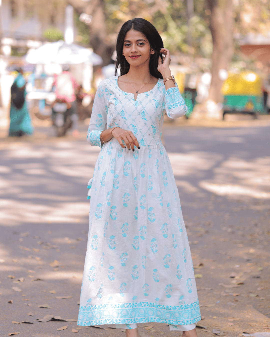 White Floral Flared Kurta Pant Set – Layas Marts