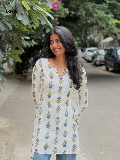 Nameru White Floral Side Corset Kurti
