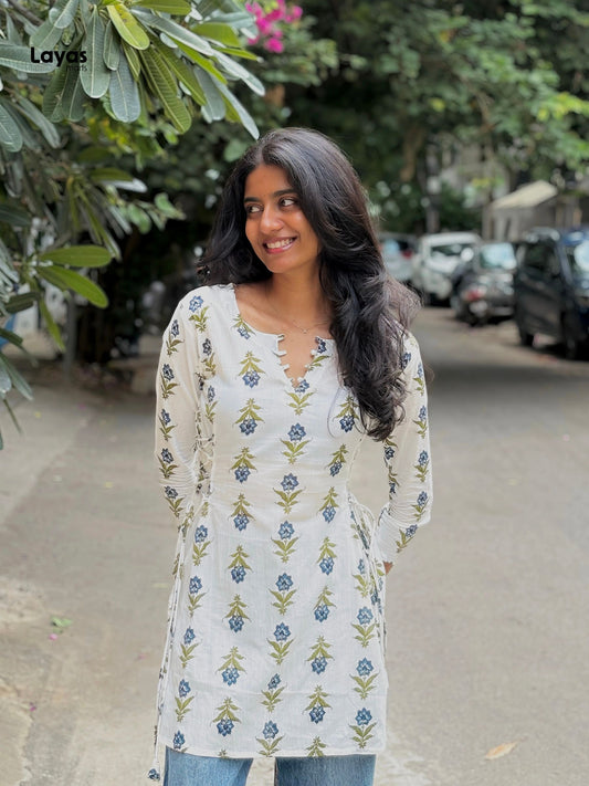 Nameru White Floral Side Corset Kurti