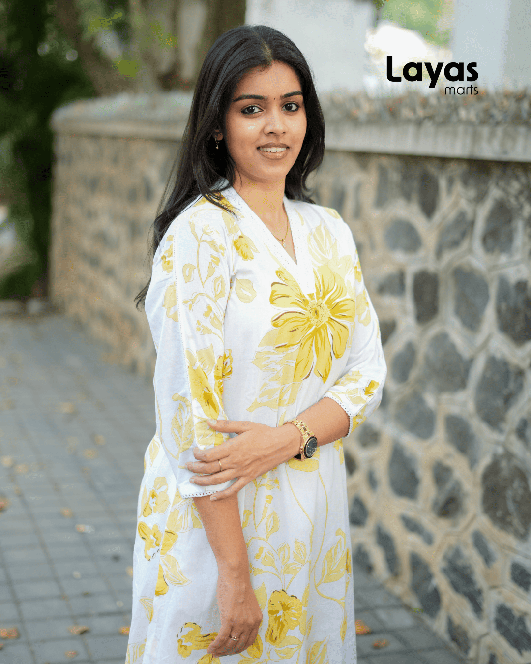 Perfect for workwear, brunch dates, and ethnic events.