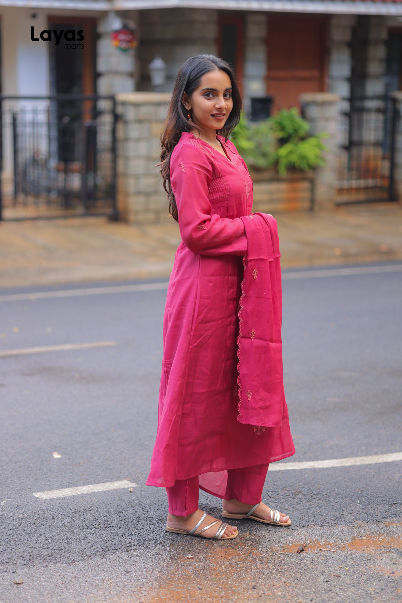 Fuchsia Mul Chanderi Embroidered Kurta Pant Set