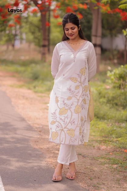White Mul Chanderi Kurta Set with Embroidery Thread Work and Olive Yellow Dupatta