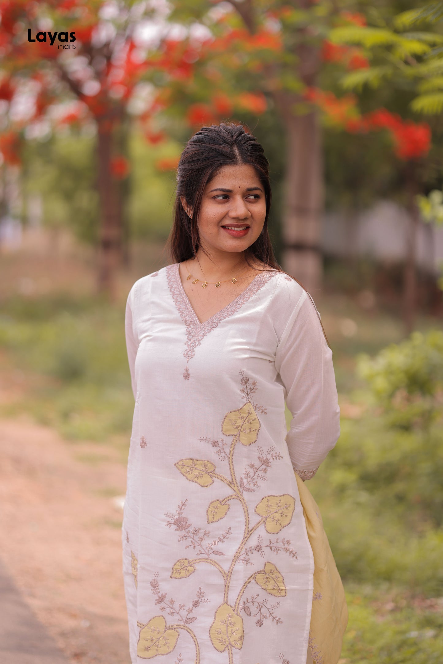 White Mul Chanderi Kurta Set with Embroidery Thread Work and Olive Yellow Dupatta