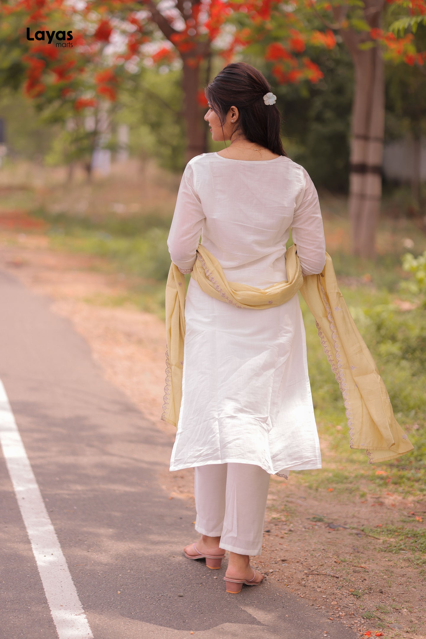 White Mul Chanderi Kurta Set with Embroidery Thread Work and Olive Yellow Dupatta