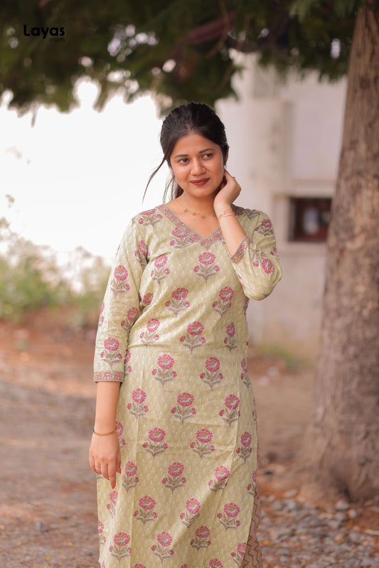 Green Floral Printed Cotton Kurta Pant Set (Set of 2)