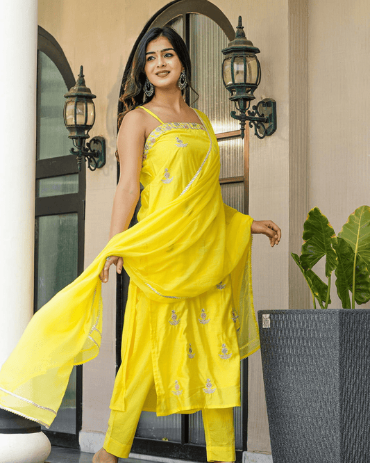 Yellow Sleeveless Kurta Set - Layas Marts